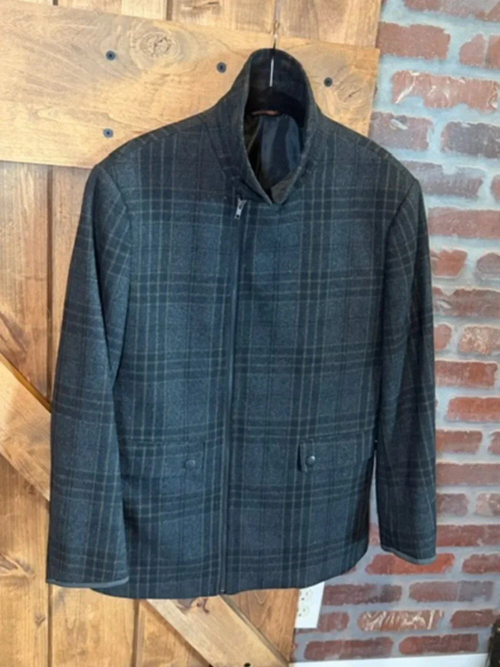 Men’s Wool Blend Plaid Zip Front Jacket Coat Gray Charcoal Size Medium